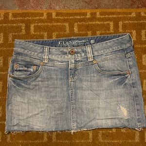 Light wash Guess Jean skirt size 27